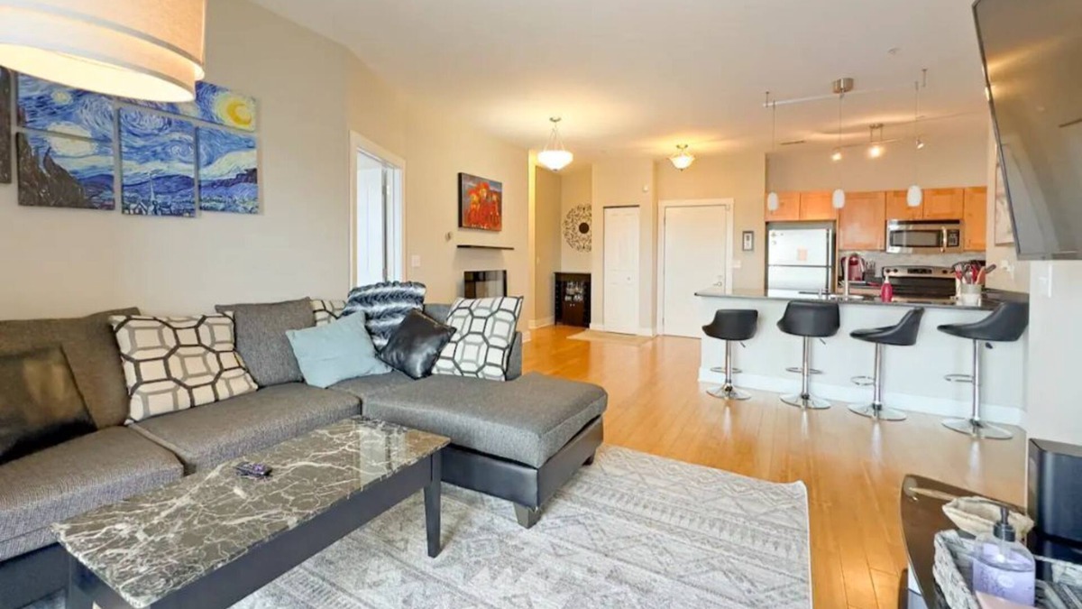 Downtown Apartment | Perfect Downtown Lansing Condo
