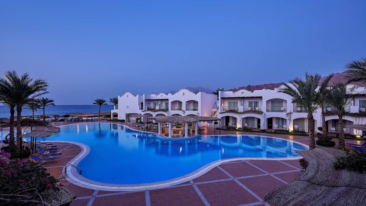 Dahab Hotel | Perfect Couple Getaway near Dahab Beach with Lagoon Style Pool and Hot Tub