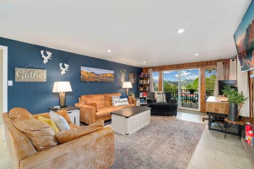 Estes Park House | Perfect Estes Park Getaway, Walk to Town 3 Kings!
