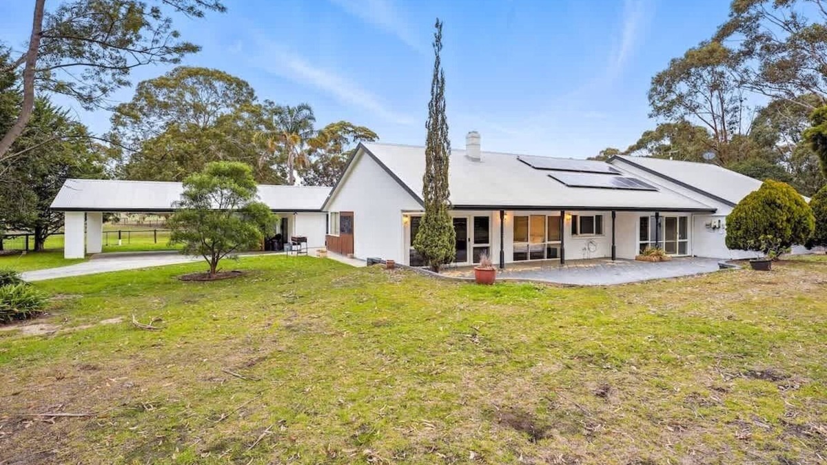 Cranboune South House | Perfect Family Getaway in Cranbourne South!