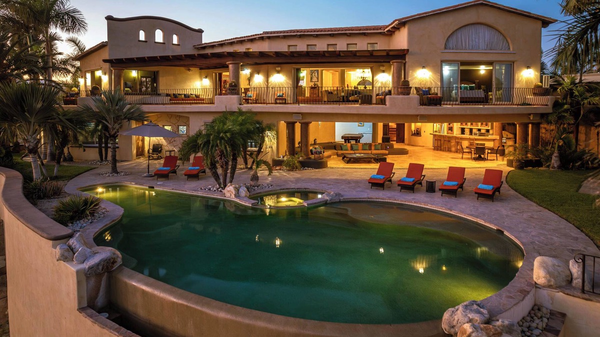 Rancho Cerro Colorado Villa | Perfect Family Villa with Swimmable Beach Closeby!