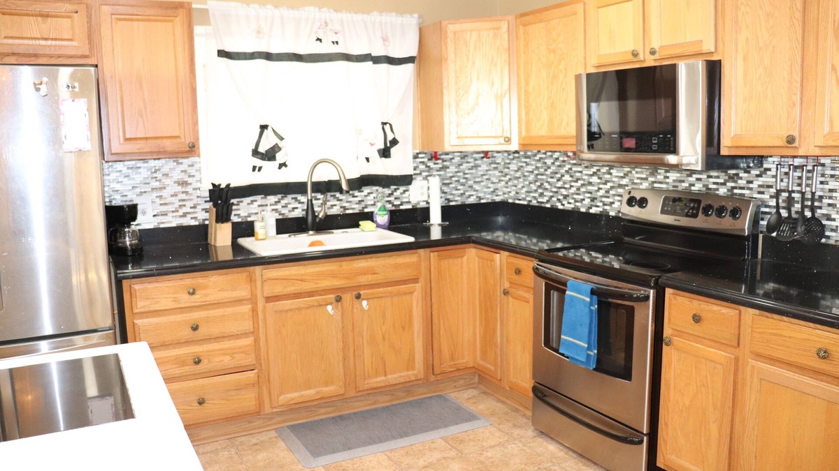 Paradise House | Perfect family fun home 15 min to strip/airport
