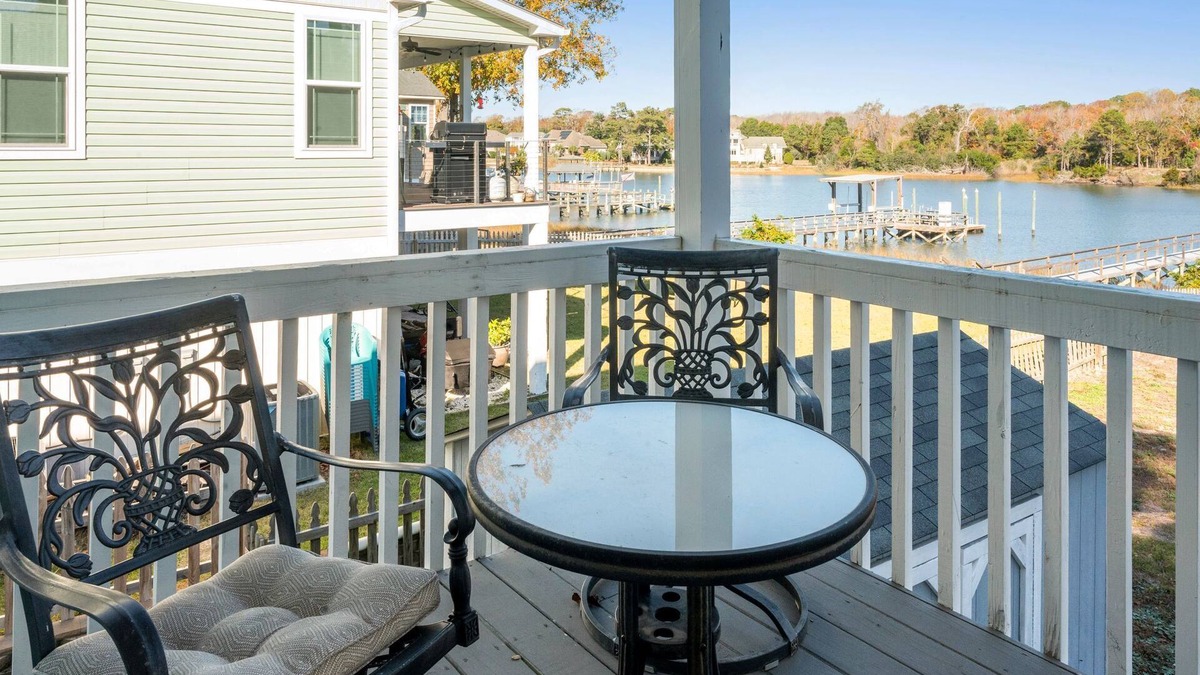 St. James House | Perfect family get away on the Intercoastal Waterway! Steps from the ocean views