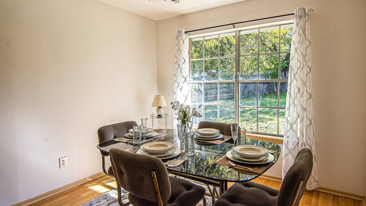 River Oaks House | Perfect Family Getaway-Mins to Will Rogers Coliseum & Stockyards - Quiet Neighborhood - Free Parking