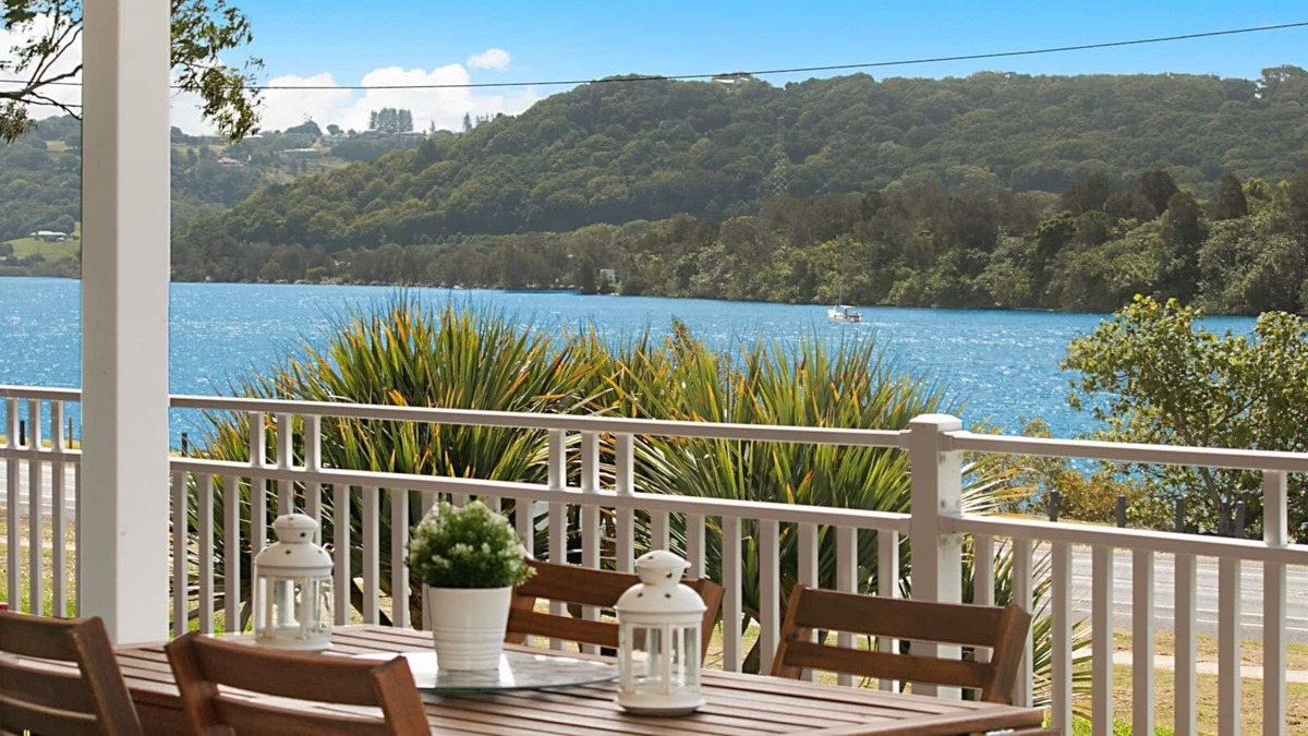 Chinderah House | Perfect Family Getaway with Uninterrupted Water Views.