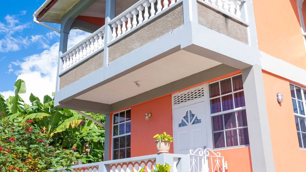 Roseau House | Perfect family home w/parking - 10 minutes from Roseau