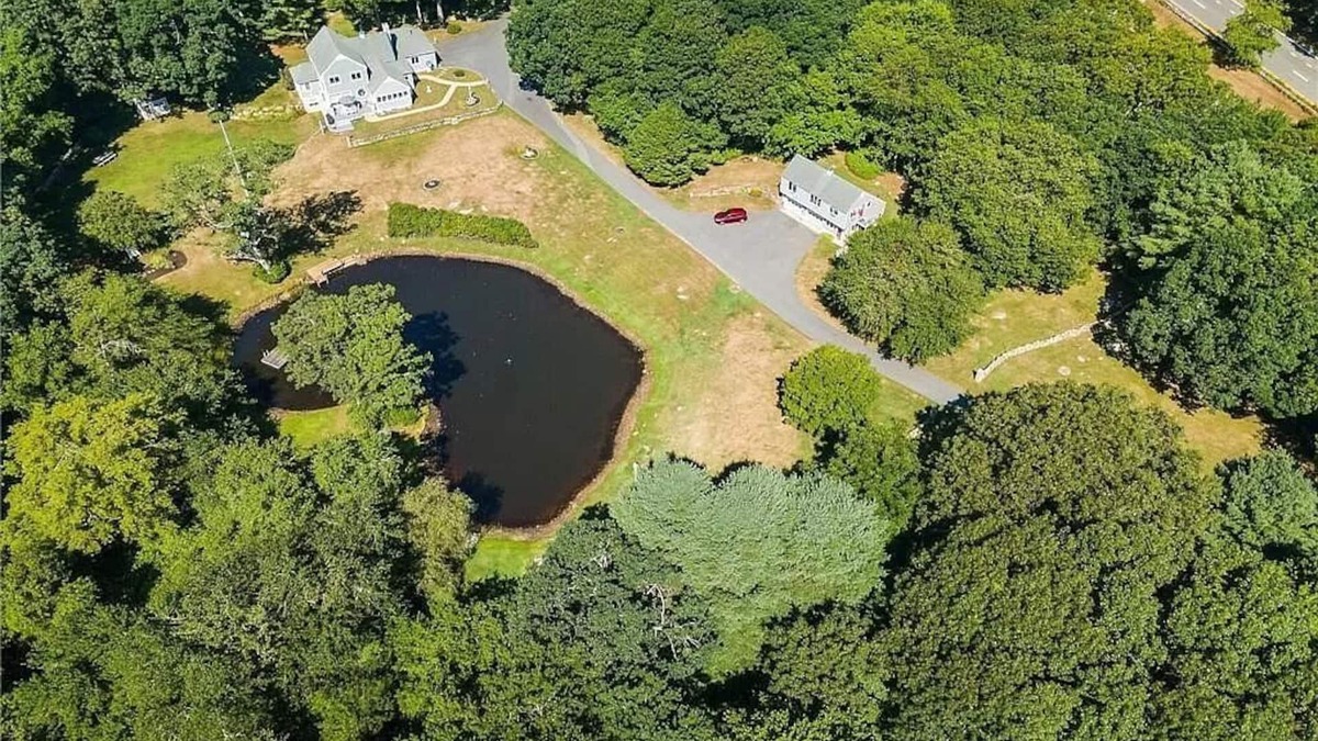 South Kingstown House | Perfect Family Retreat