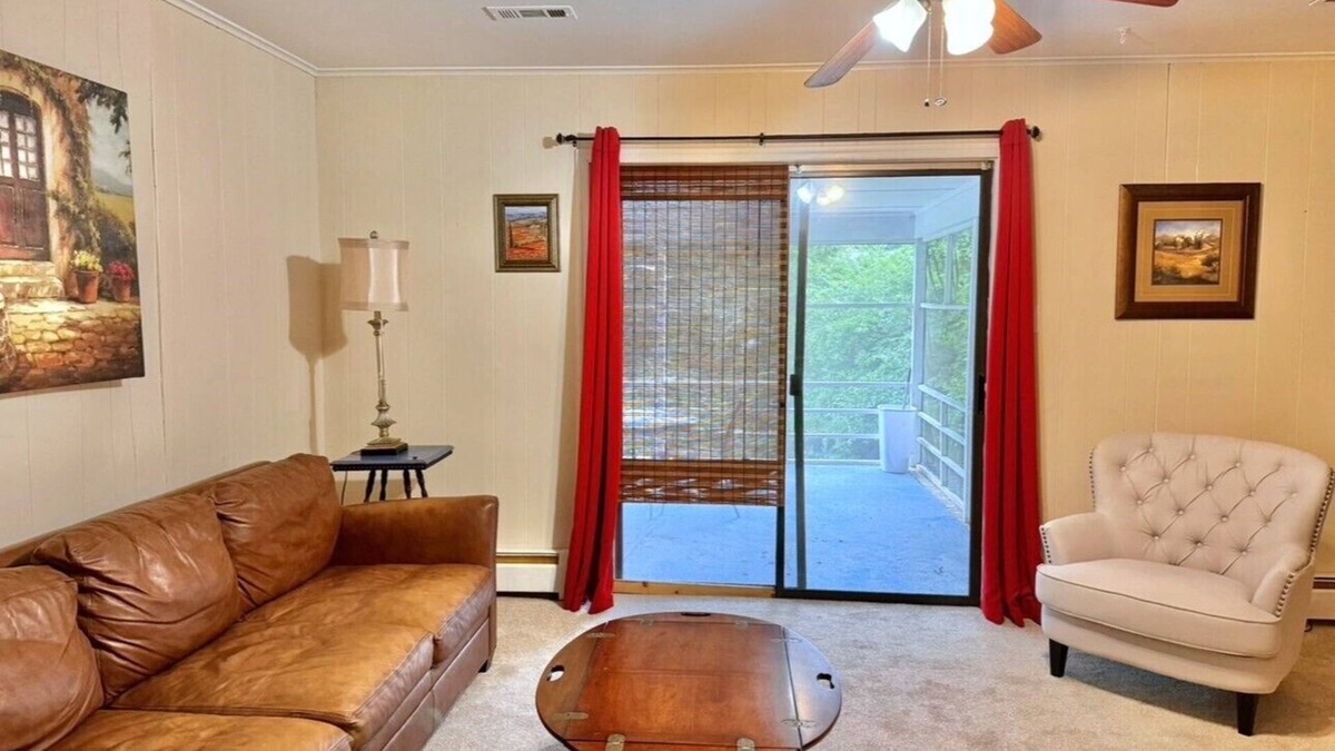 North Chesterfield House | Perfect for Extended Stays! 1 Level, Ironbridge Rd Area, Pet Friendly