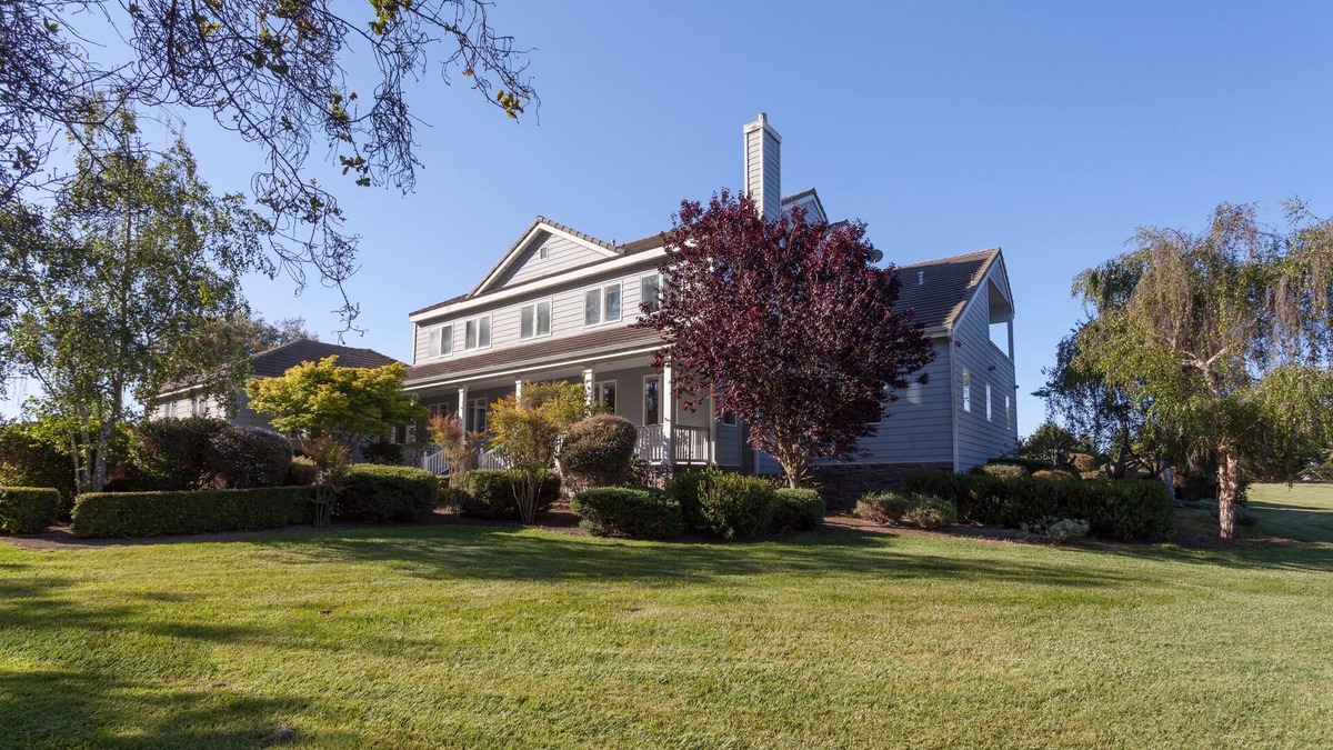 Callender House | Perfect For Large Family Get Aways Or Your Gorgeous Ranch Style Wedding.