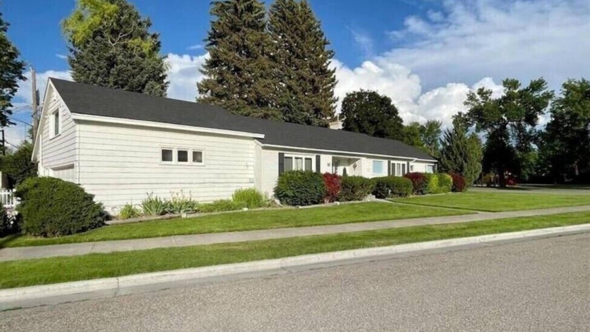 Idaho Falls House | Perfect for the Large Gatherings!