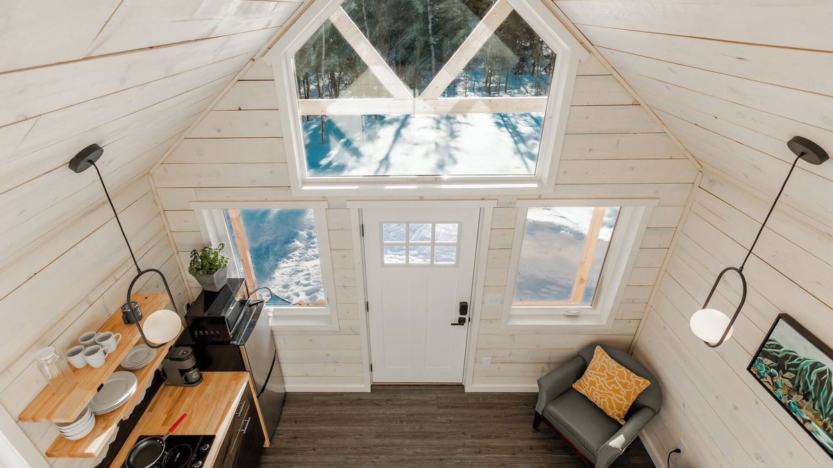 Anchorage Cabin | Perfect for two, this cozy retreat offers all you need for an Eklutna Valley getaway