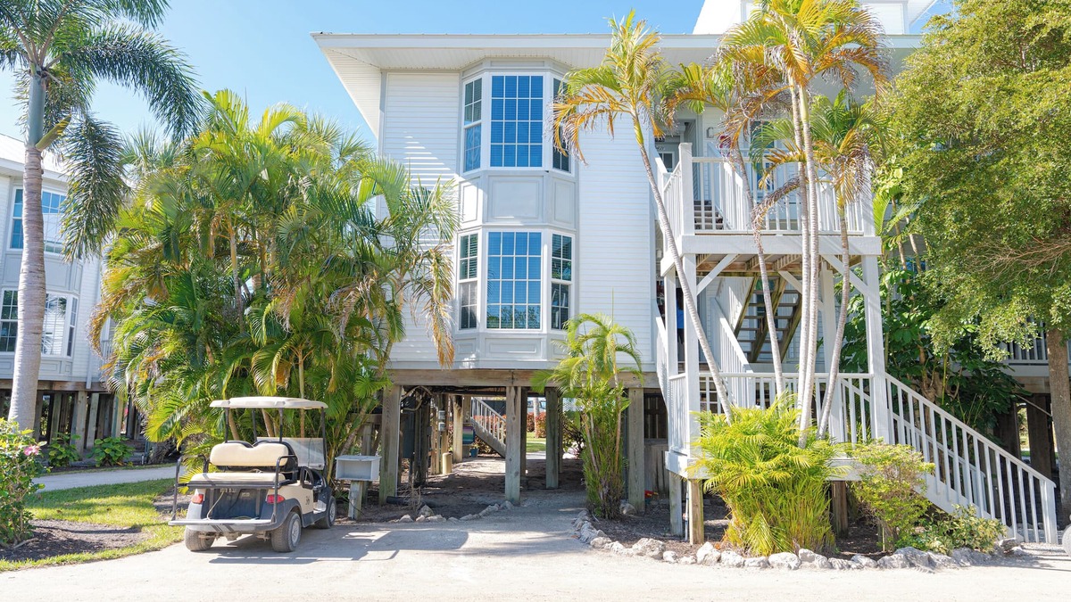 Palm Island Villa | Perfect for two! This Pretty villa with an Awesome View of the Gulf! A3411B