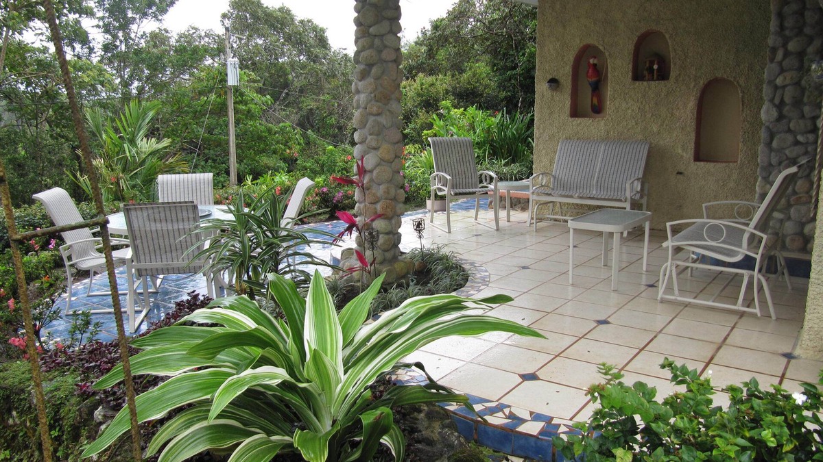 Panama Oeste Province Villa | Perfect Getaway & Bird-Watcher´s Paradise-1.5 Acre Mountain Villa
