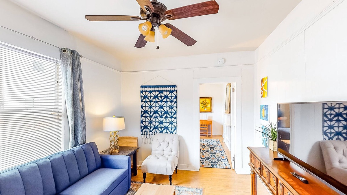East Riverside Cottage | Perfect getaway near town w/ spacious interior & central AC in a great location