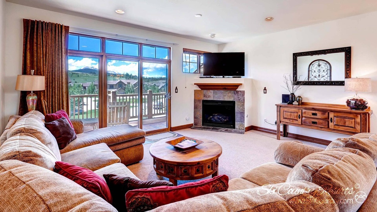 The Highlands House | Perfect Holiday Retreat! Enjoy VIEWS from the Private Hot Tub!