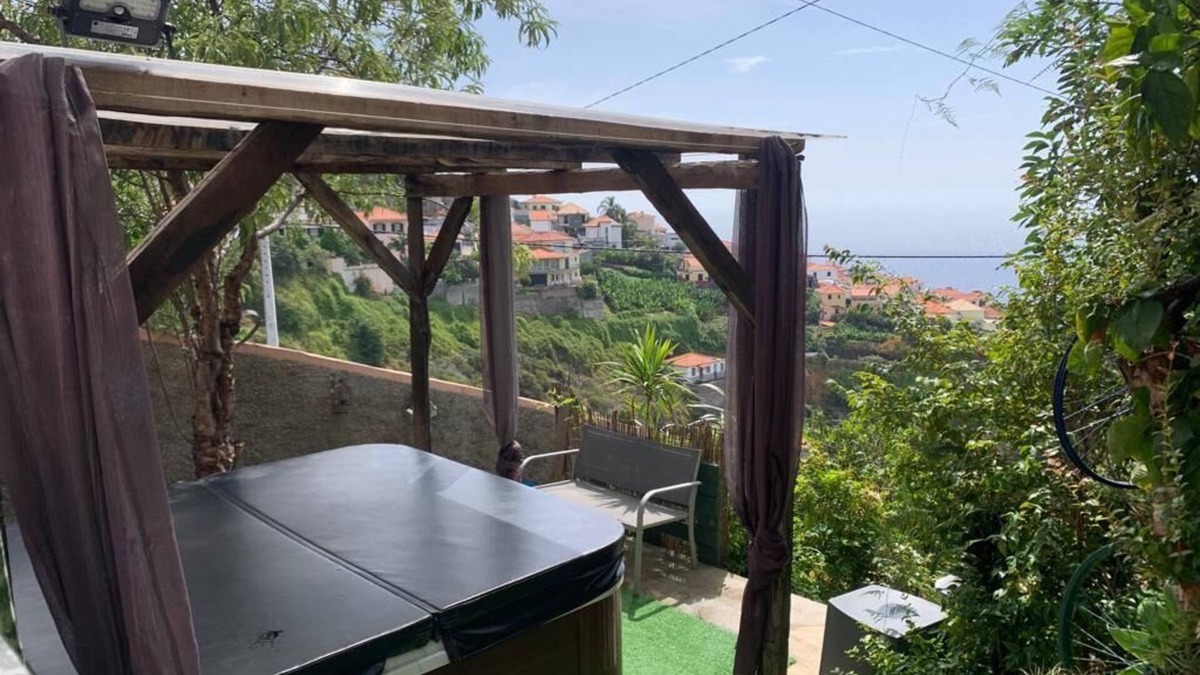 Sao Goncalo House | Perfect House with Jacuzzi in Funchal with SeaView