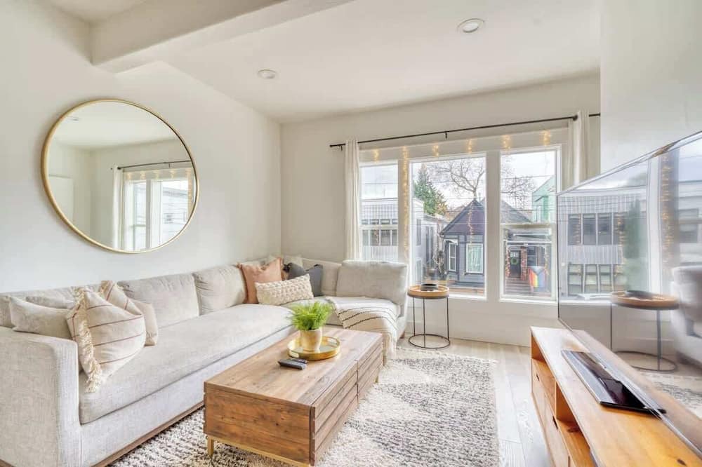 Hosford-Abernethy House | Perfect Ladd's Addition Loft - Breweries & Bars