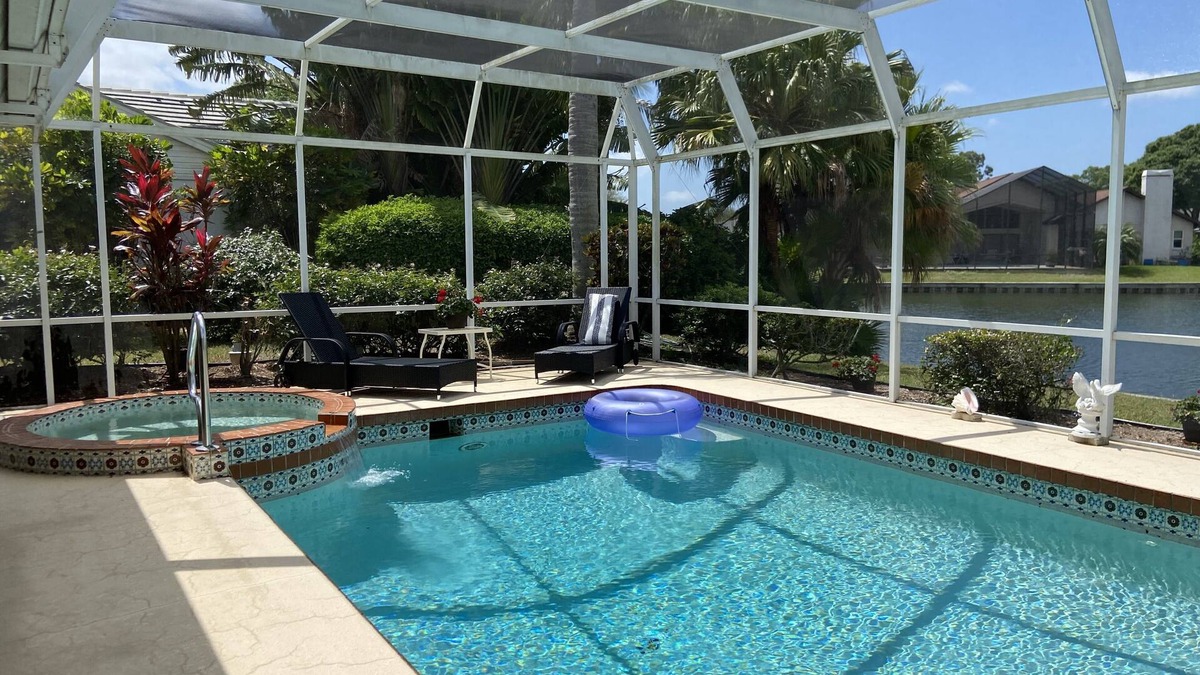 Braden River House | Perfect Lakefront Home Close to Sarasota's White Sand Beaches, UTC, & Golf