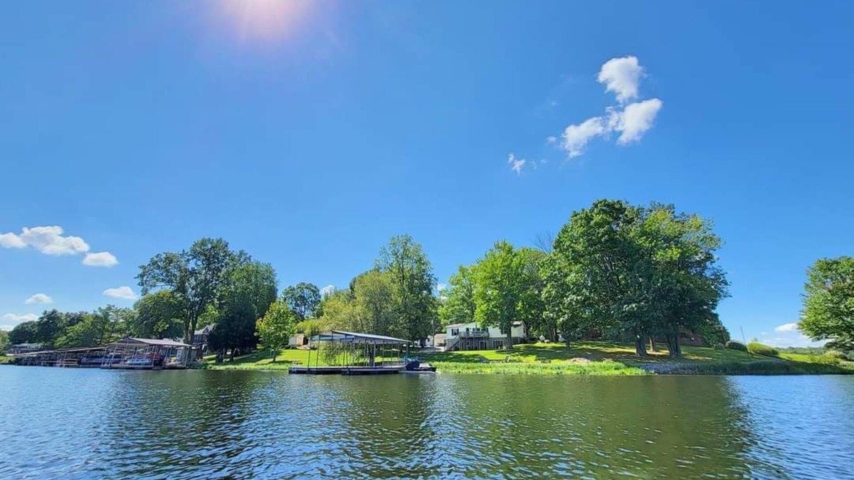 Marion House | Perfect Lakeside Retreat at Lake of Egypt-Huge home for 2 Families, Dock & Beach
