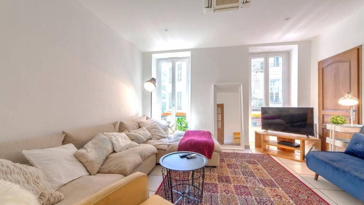 Vernier Apartment | Perfect large beautiful apartment for Families with Children in Centre of Nice