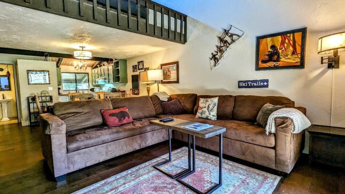 Big Bear Lake Condo | Perfect Location for Big Bear Adventures! Cozy 2-BR, 2-BA Townhouse with Spa