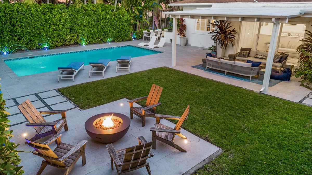 Coral Way House | Perfect Location Family Friendly - Heated Salt Pool - Outdoor Kitchen-Firepit