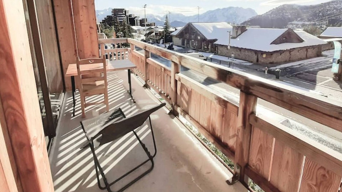 Jeux Apartment | Perfect location in the heart of Alpe d'Huez : ideal ski 2 room terrace parking