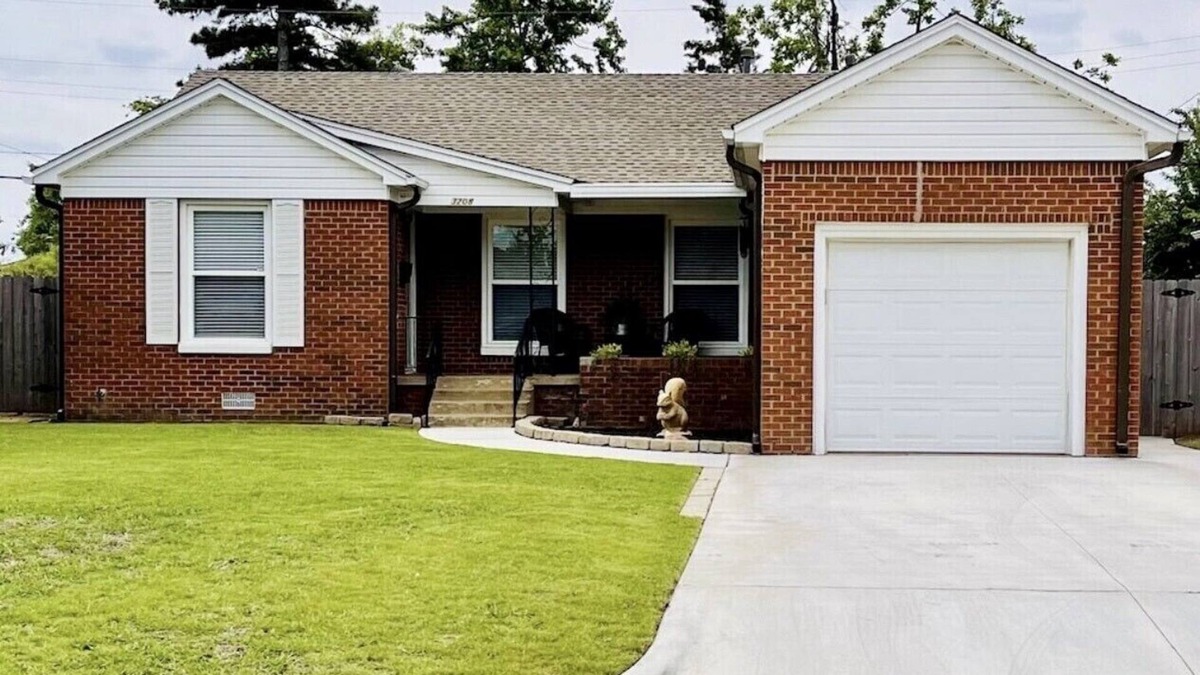 Central Oklahoma City House | Perfect location.Near Baptist Hospital, Fairgrounds,Paseo,Plaza,Midtown,downtown