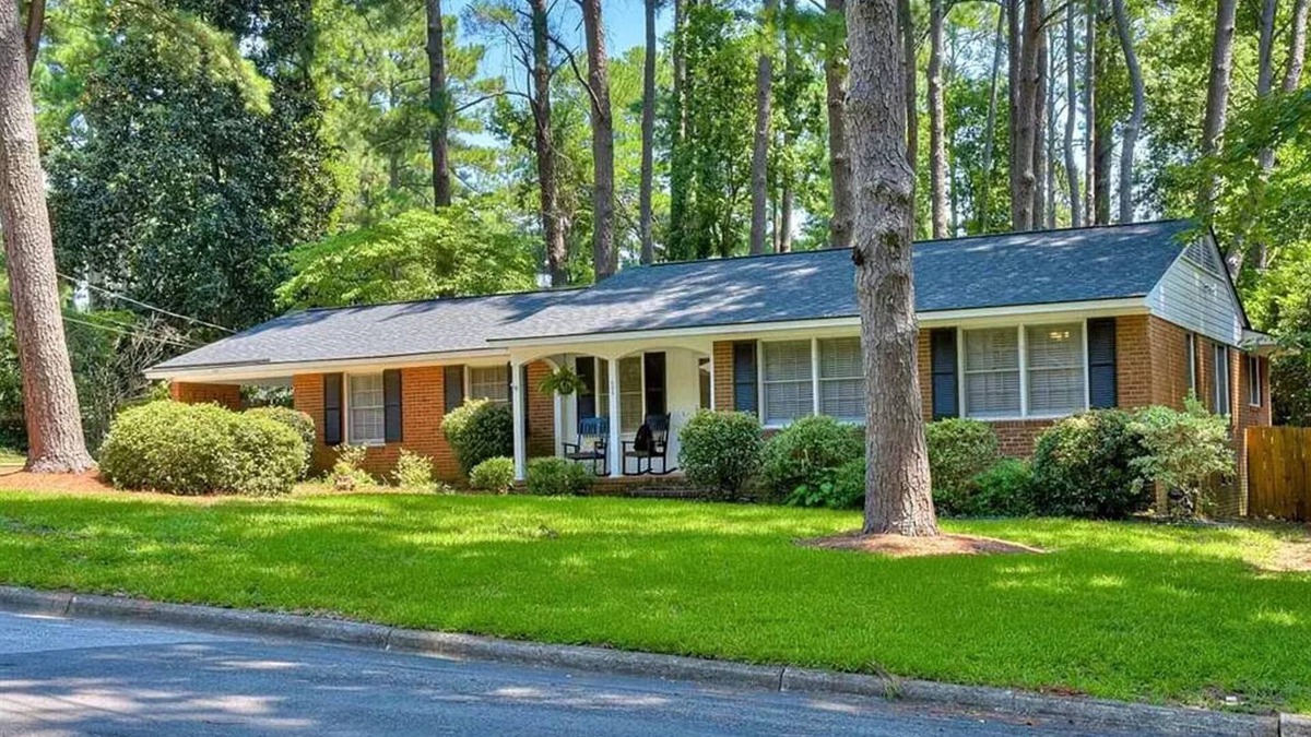 Augusta House | Perfect Masters rental less than 2 miles from the course!