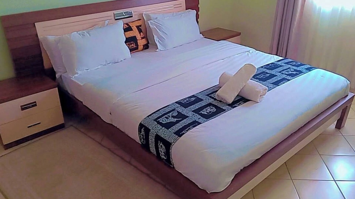 Hospital Apartment | Perfect Palm Condos-F16