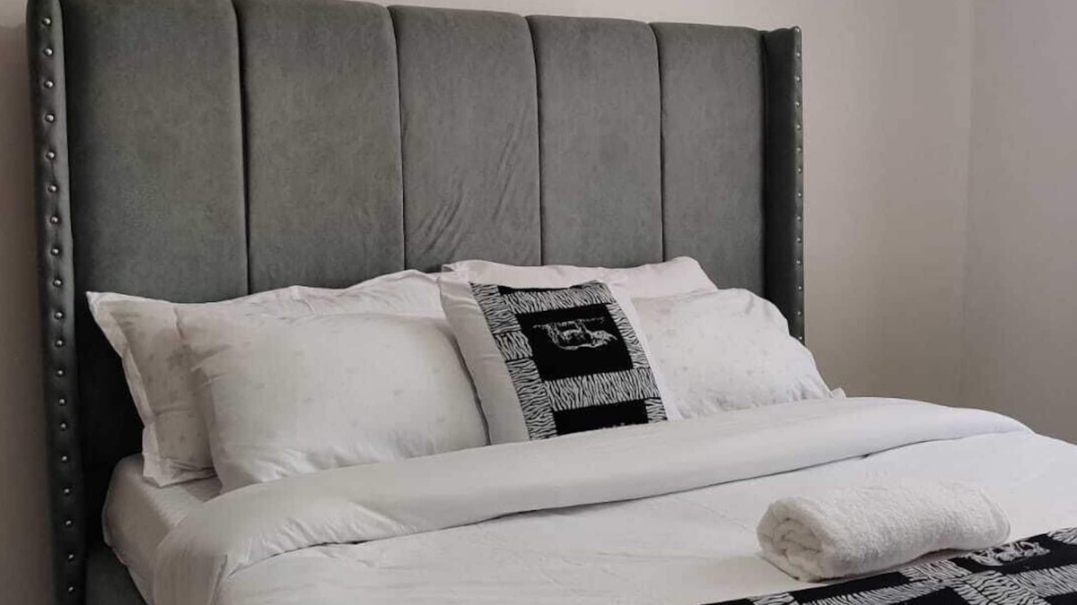 Hospital Apartment | Perfect Palm Condos- N12