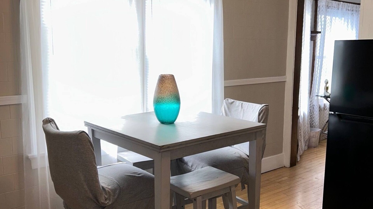 West Allis Apartment | Perfect Place West Allis- Wisconsin Walking distance from State Fair Grounds