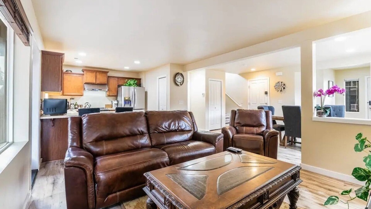 Eastside House | Perfect Private Getaway Minutes to Downtown!