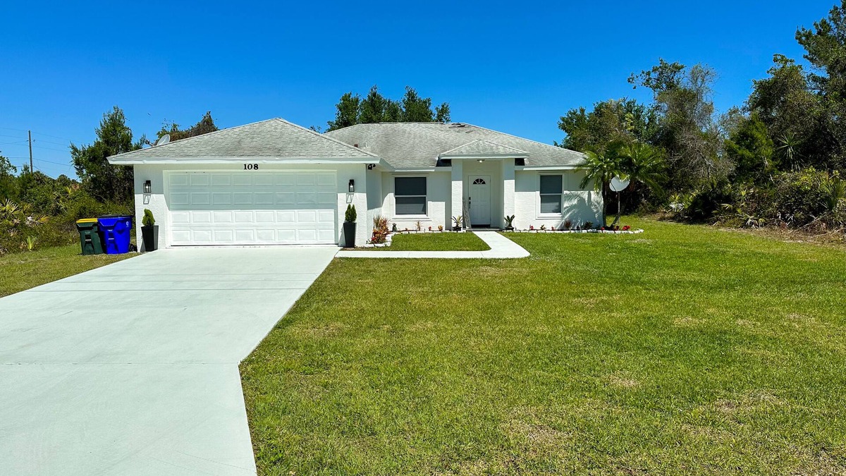 Placid Lakes House | Perfect, Relaxing King Bed Suite w/Free Parking