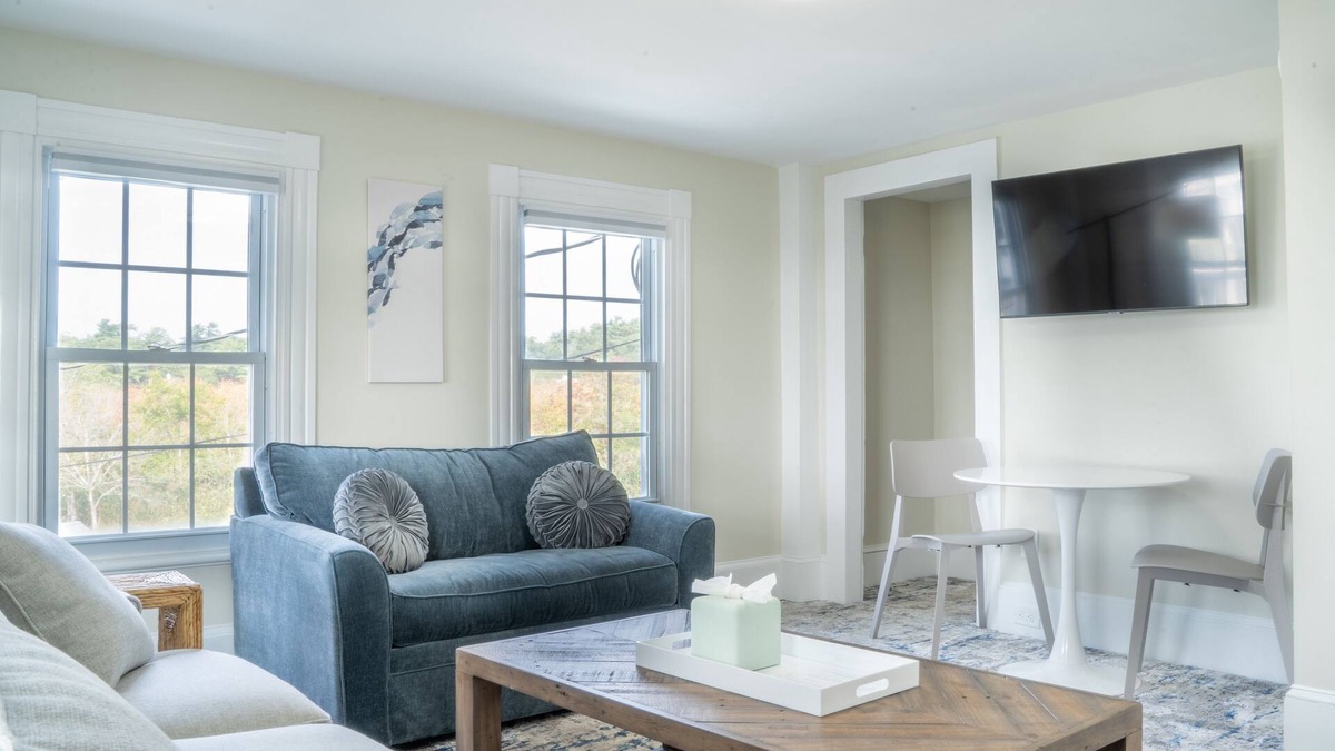 Hampton Hotel | Perfect second floor beachside family suite!