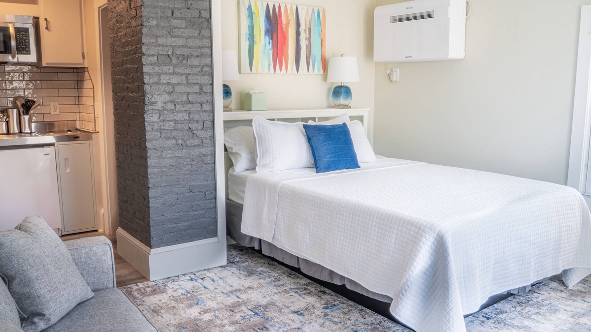 Hampton Hotel | Perfect second floor suite!
