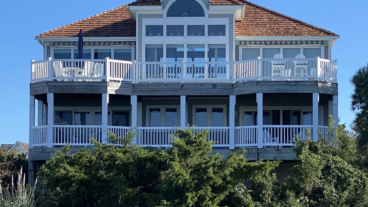 Nags Head House | Perfect setting. Great sunsets, golf course & bayside water views- Truly Unique!