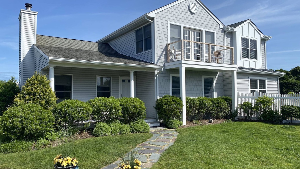 Shinnecock Hills House | Perfect Southampton Getaway - Pristine Home with Water Views