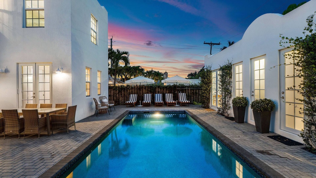 Grandview Heights House | Perfectly Located 6BR Private Oasis w/Heated Pool