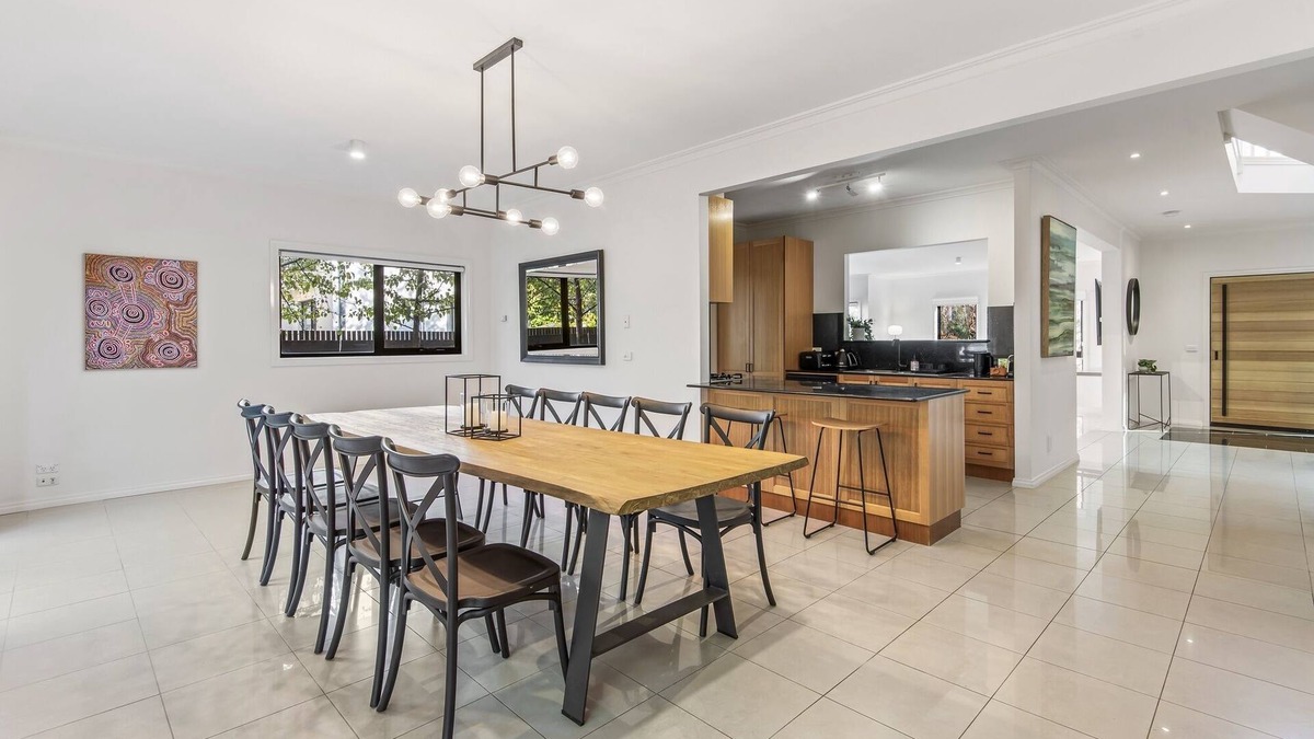 Kensington House | Perfectly Located 4-Bed House in Kensington