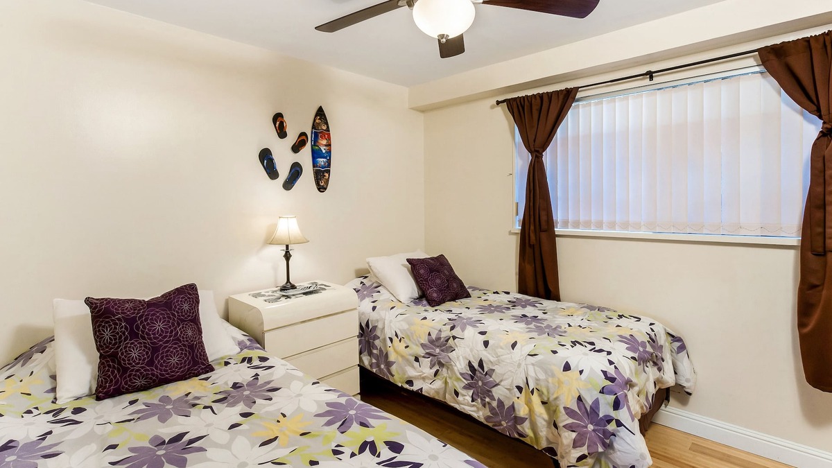 Historic Kailua Village Apartment | Perfectly located Air conditioned 2BR 2BTH Condo in downtown Kona