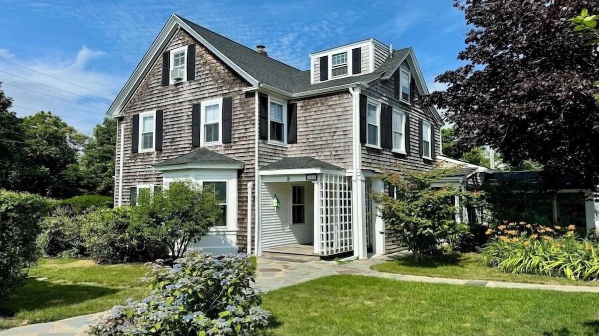Hyannis House | Perfectly Located Large House Just Steps From The Beach! RPAM066