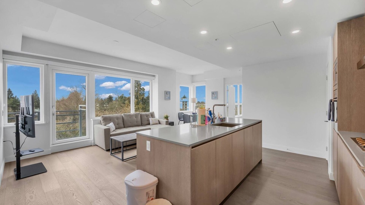 Riley Park-Little Mountain Condo | Perfectly Located NEW Condo for Explore Vancouver