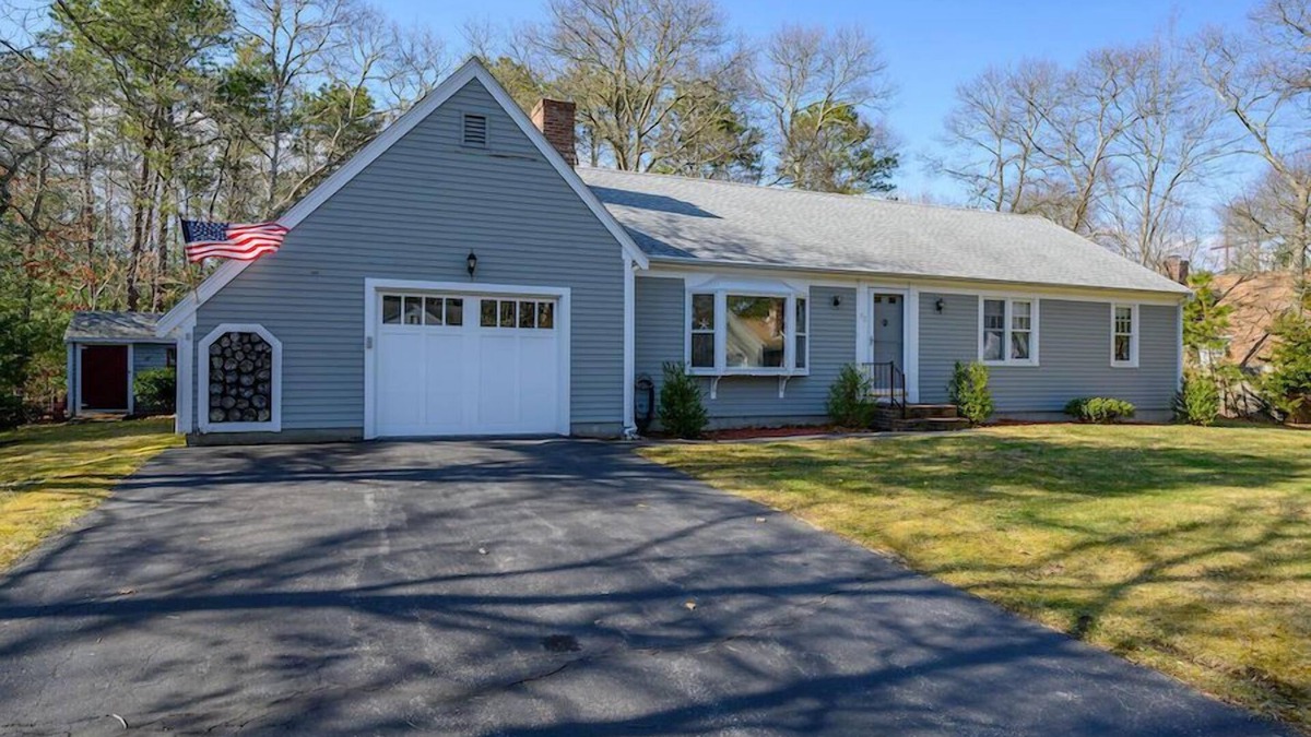 Osterville House | Perfectly Located Osterville Heights Rental RPAM021