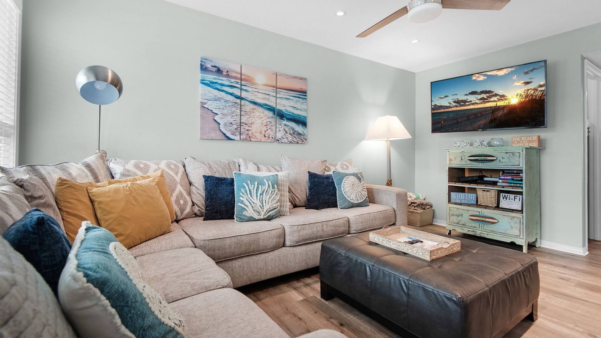 Pensacola Beach Condo | 🌴Perfectly Sea-Sunned-Gulf Views-Kayaks-Steps2Beach-Pool-Sleeps 6🌴