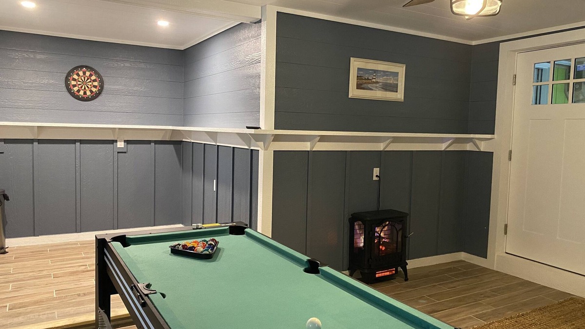 Colington Cottage | Perfectly situated in KDH;Game room downstairs, outdoor fire pit; Lrg front deck