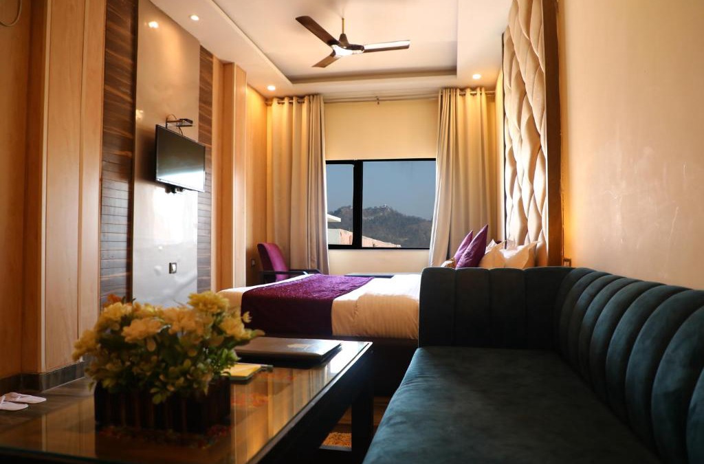 Haridwar Hotel | Perfectstayz Premium at Harkipauri Road - Ganga view rooftop cafe