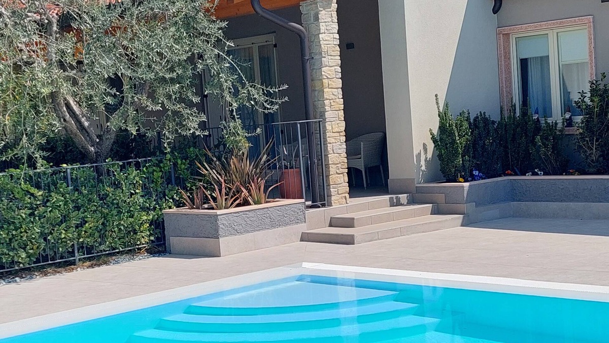 Bardolino Apartment | Pergola House 2 - Poolfront with parking space