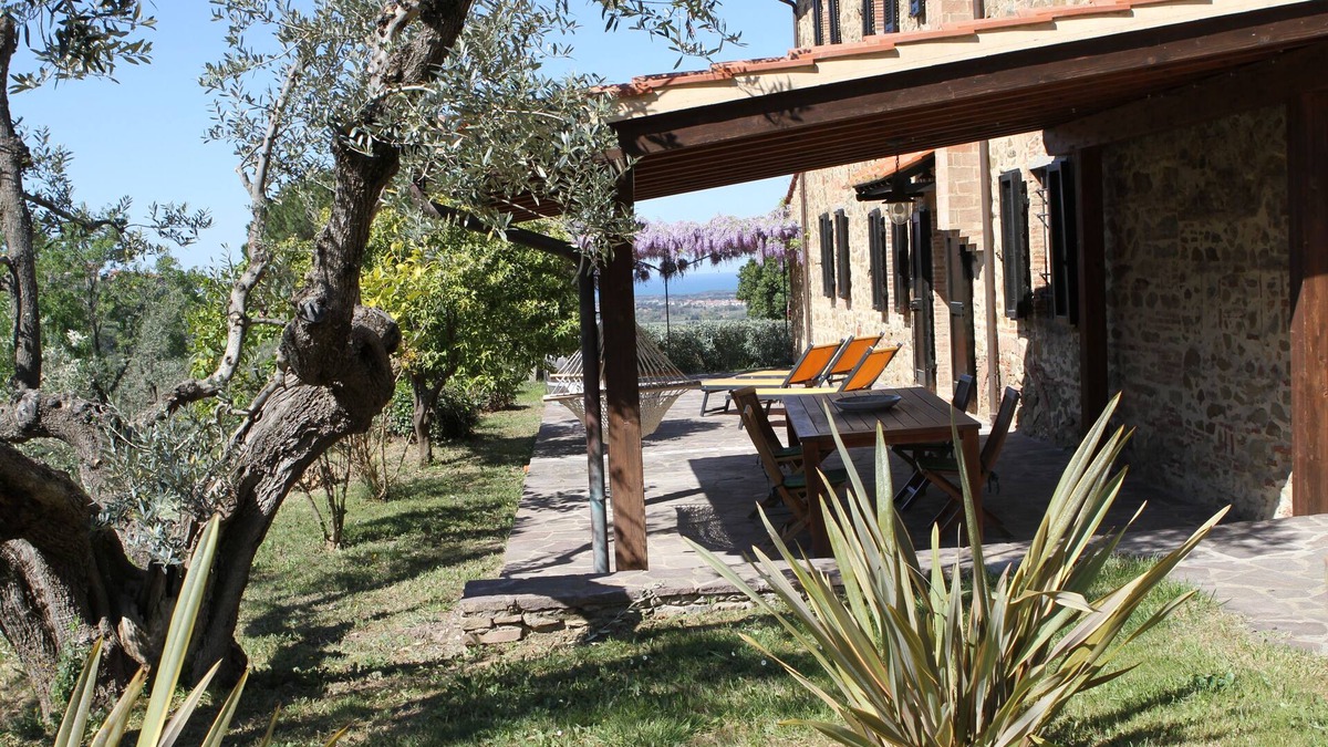 Castagneto Carducci Apartment | "Pergola" neat apartment in a country house, garden, sea view, 6 km to the sea