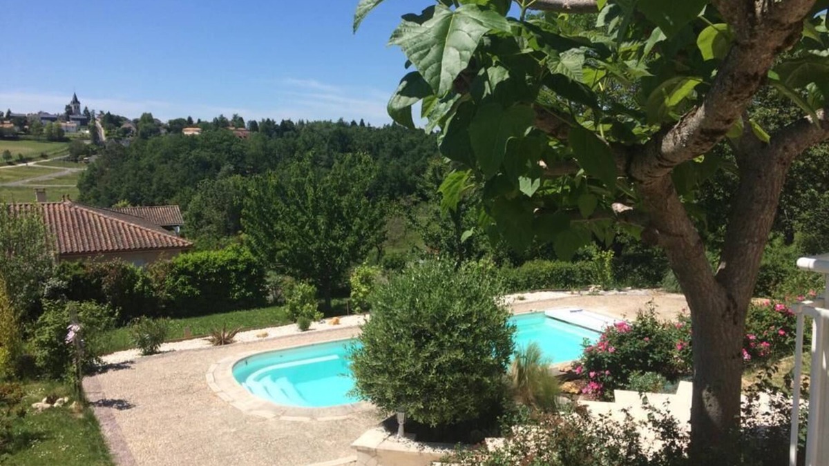 Champcevinel Apartment | PERIGUEUX CHAMPCEVINEL DORDOGNE STUDIO SWIMMING POOL.